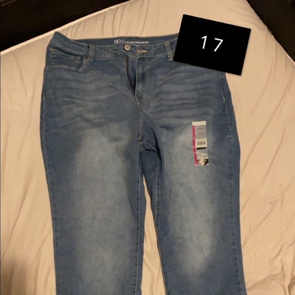 Jeans $10 shorts $3 shirts $5 - Picture 7 of 10